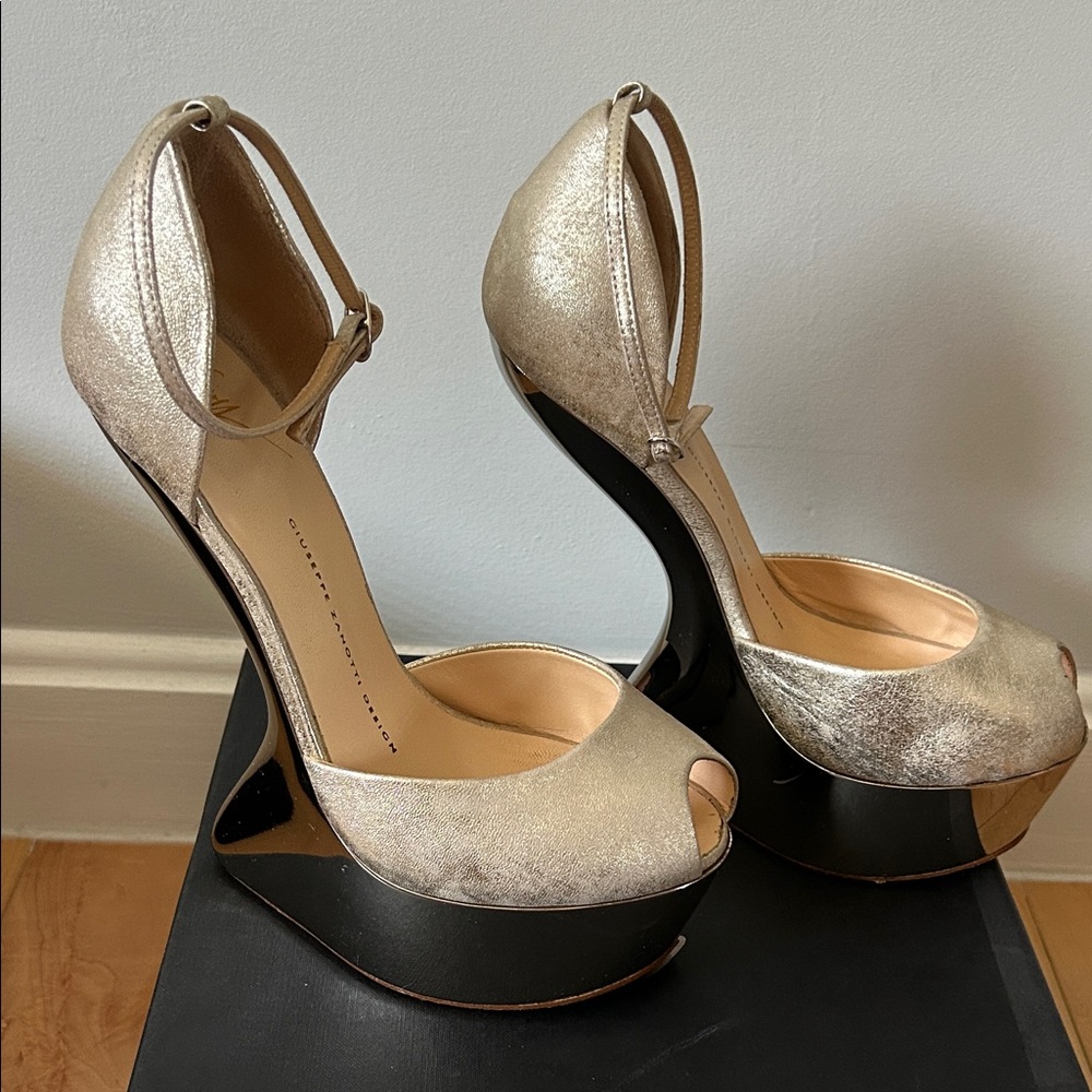 Giuseppe Zanotti Metallic and Black Sculptural Heels
